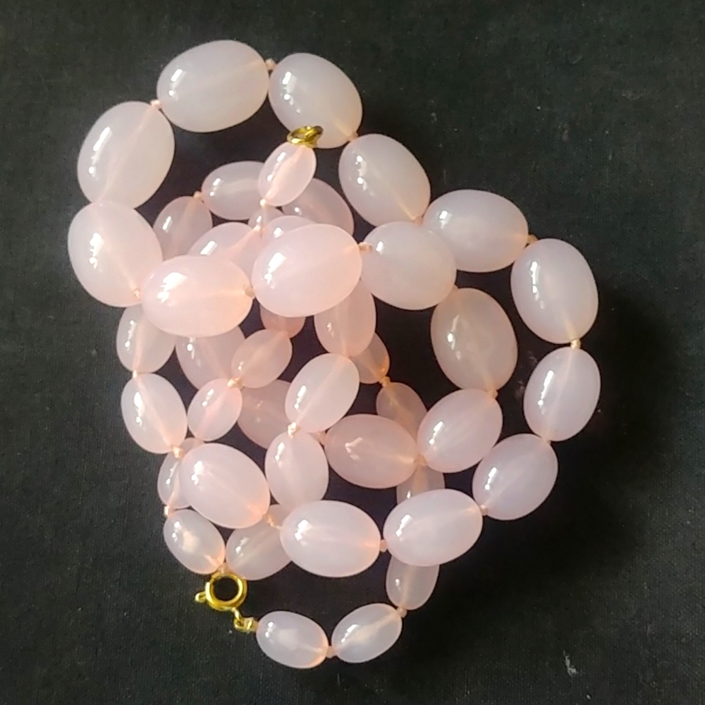 VTG Roze Quartz 30in, Graduated Beaded Necklace